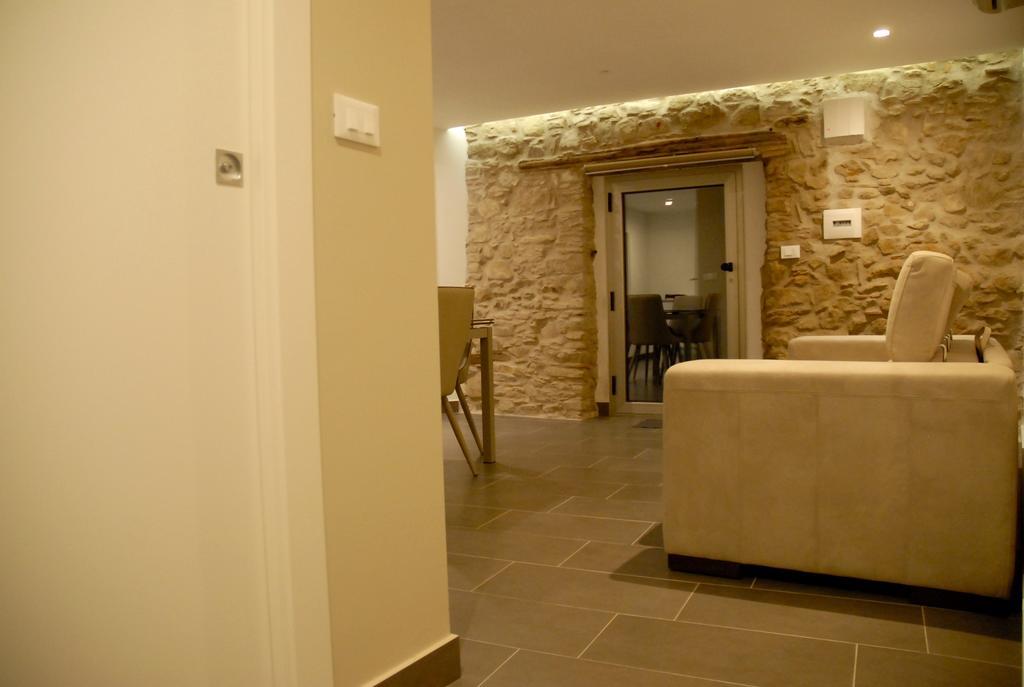 Yuba - Aragon Home Holiday Montalbano Elicona Bagian luar foto